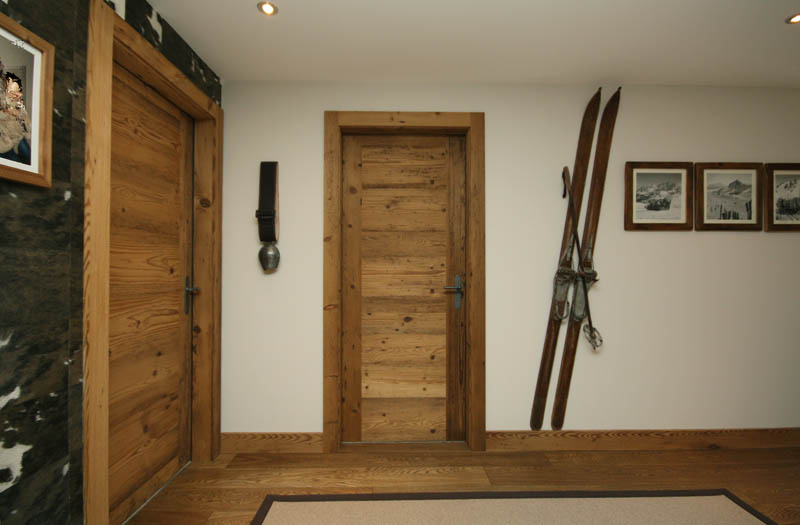 Porte intérieure en vieux bois